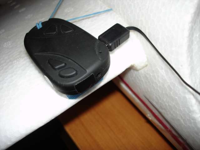 Cable conectado a la c&aacute;mara