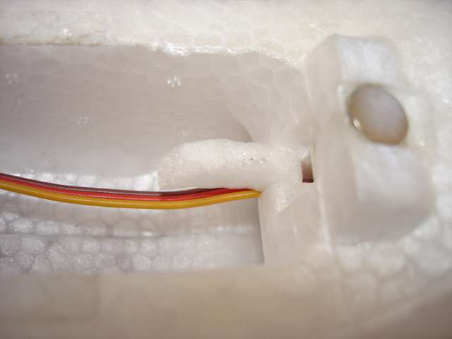 Bloqueo del cable de alerones