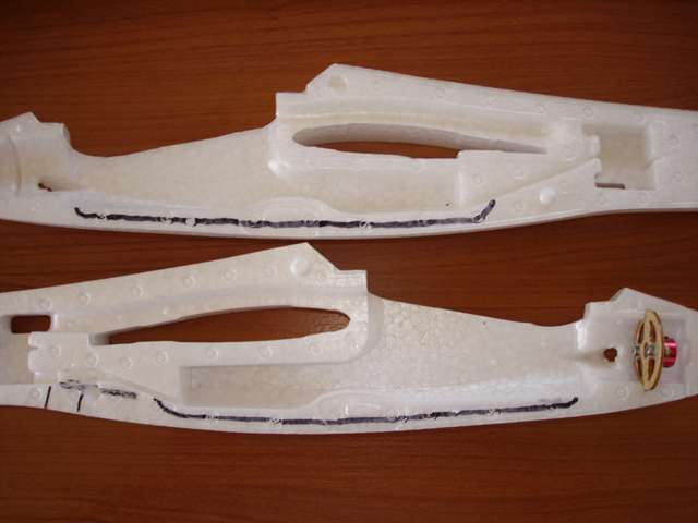 Ruta de los cables marcada para ranurar