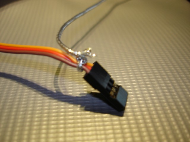 Cable de servo atado